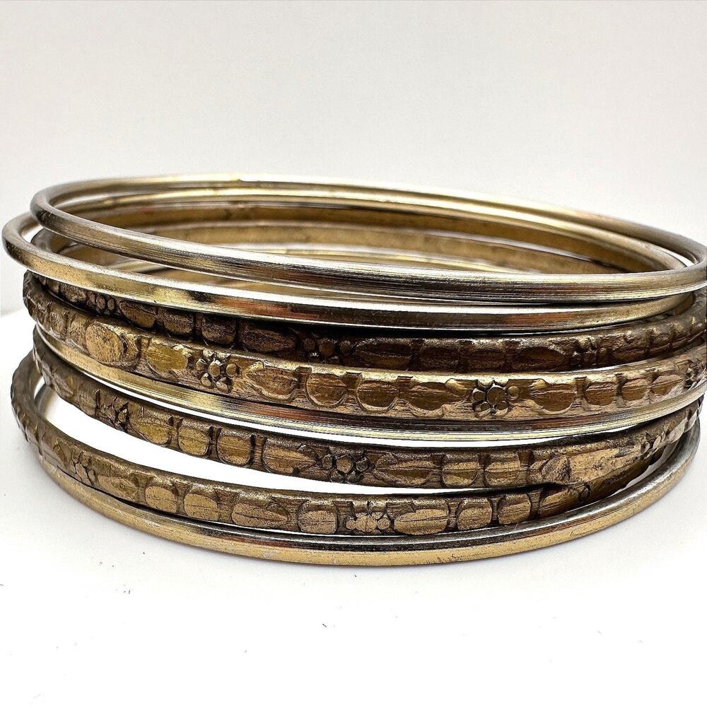 Vintage 80s Gold Tone Floral Etched Bangle Set Women's Classic Fashion Jewelry